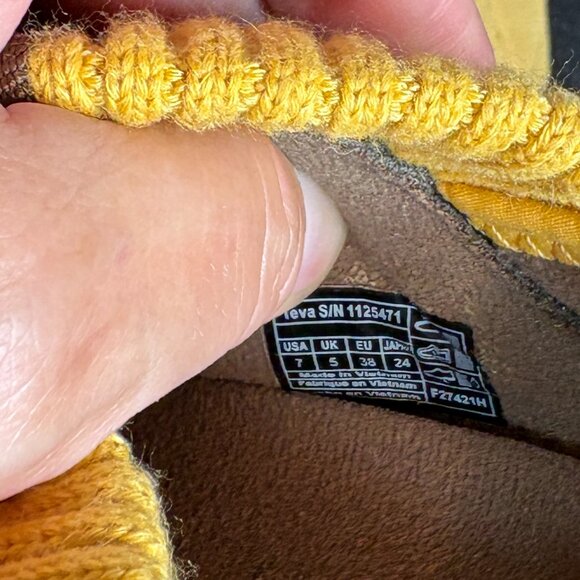 Woman's Size 7 TEVA Slipper Shoe in Mustard Yellow - Picture 5 of 5